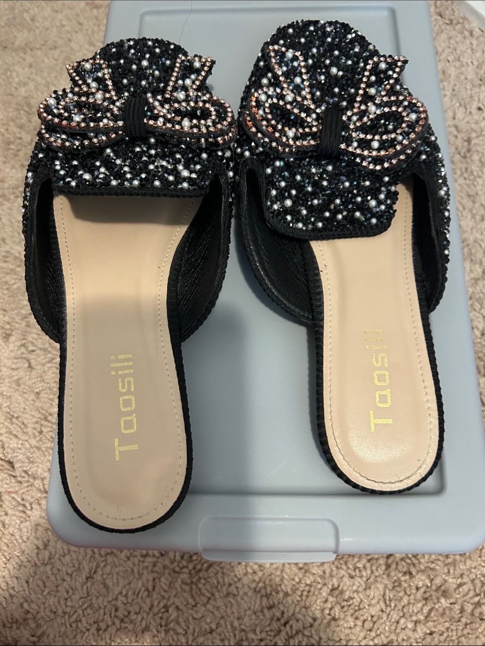 Taos Footwear Black Beaded Bow Slide Mules - Picture 2 of 2